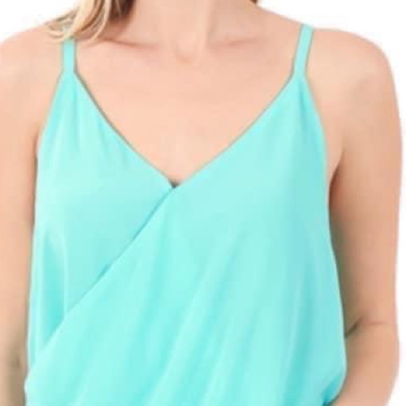 NWT•L-XL•MINT TO BE CHIFFON BUTTON ACCENT SWING TOP• - Picture 2 of 10